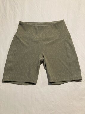 LegEnd High-Waist Olive Green Active Bike Shorts with Side Pockets (078)